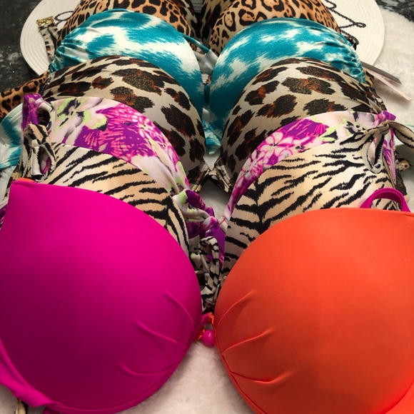 Victoria’s Secret bikini push up bombshell 36C and various bottoms exposure shot - Picture 2 of 15